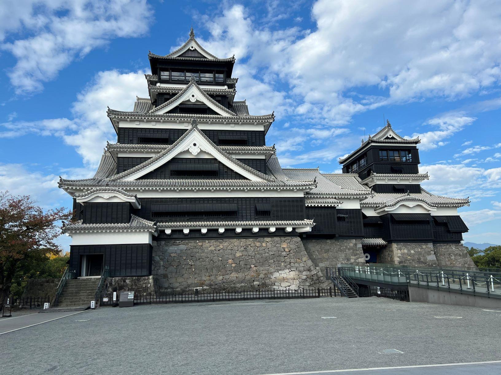 Kumamoto Castle (熊本城)